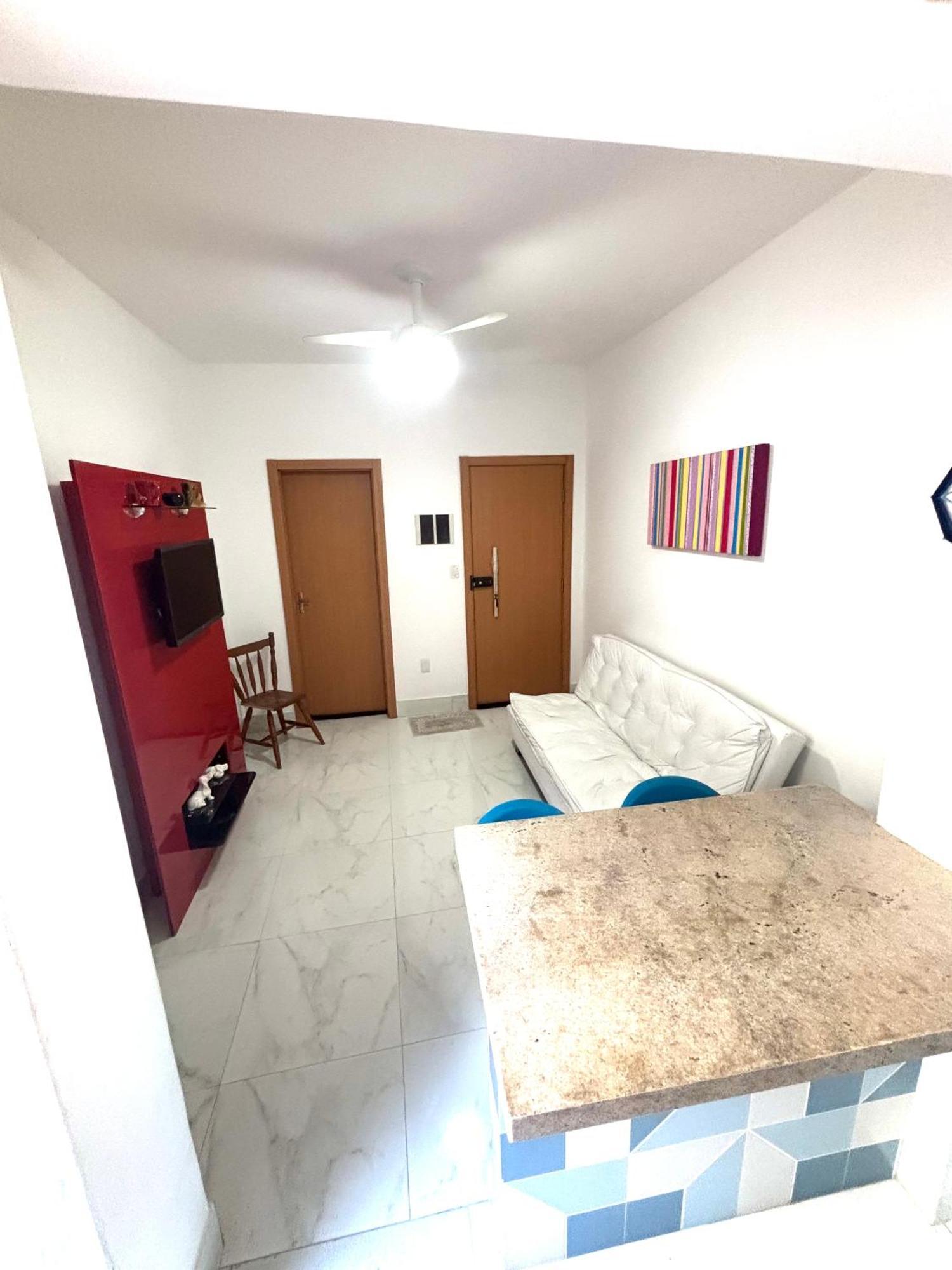 Na Barra,1/4,sala,2 Banheiros Apartamento